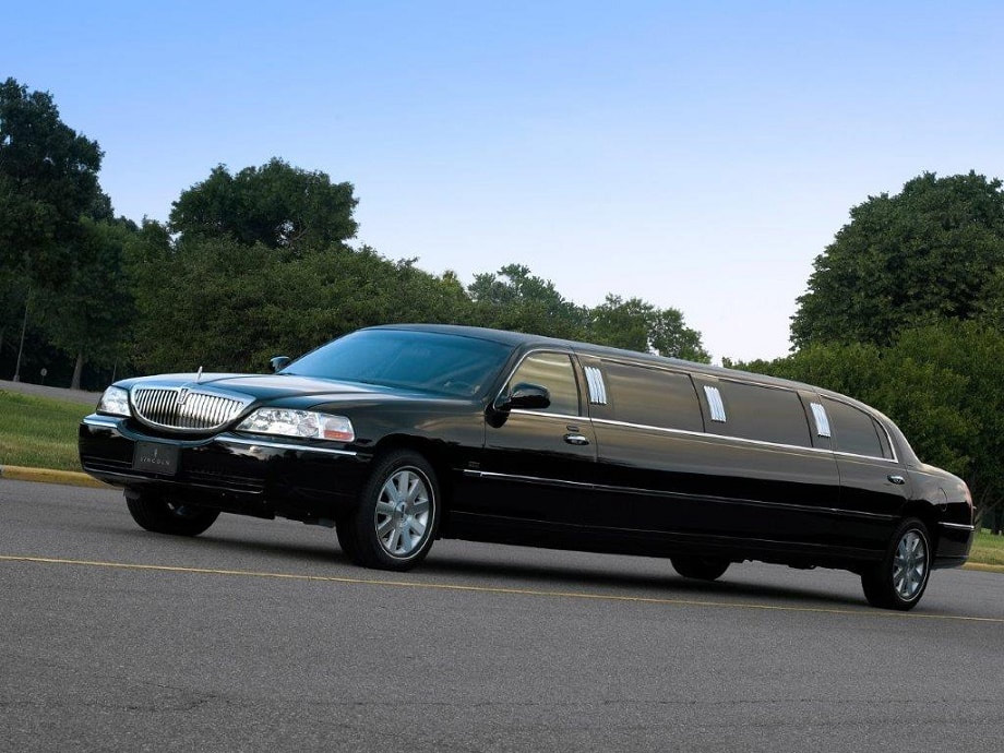 Black Limo for Wine Tour